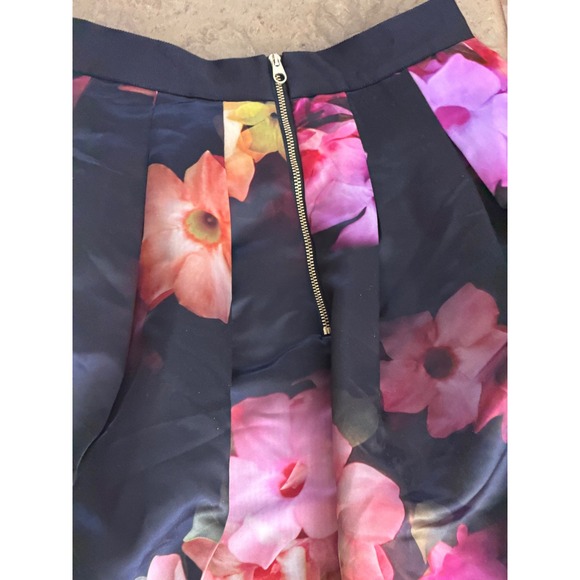 Ted Baker London Baugh mini Women's Black Floral Pleated Fit Flare Skirt Size 0 - Picture 8 of 9